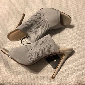 Open toe heels-light grey